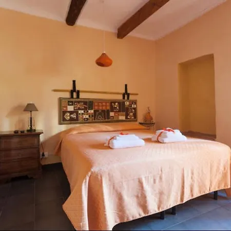 Jolly Roger Guest house 4*